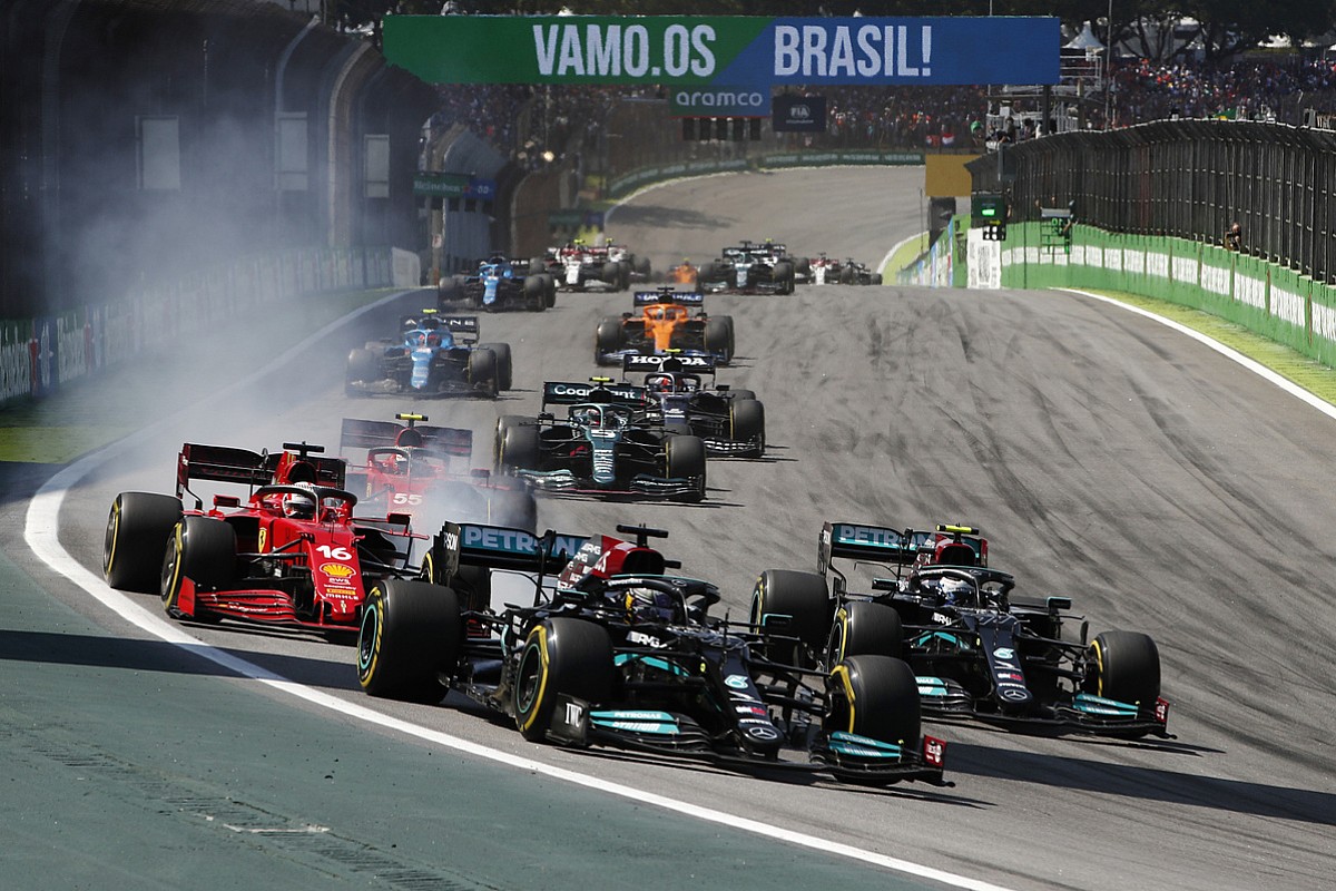 Hamilton beat Verstappen at Interlagos