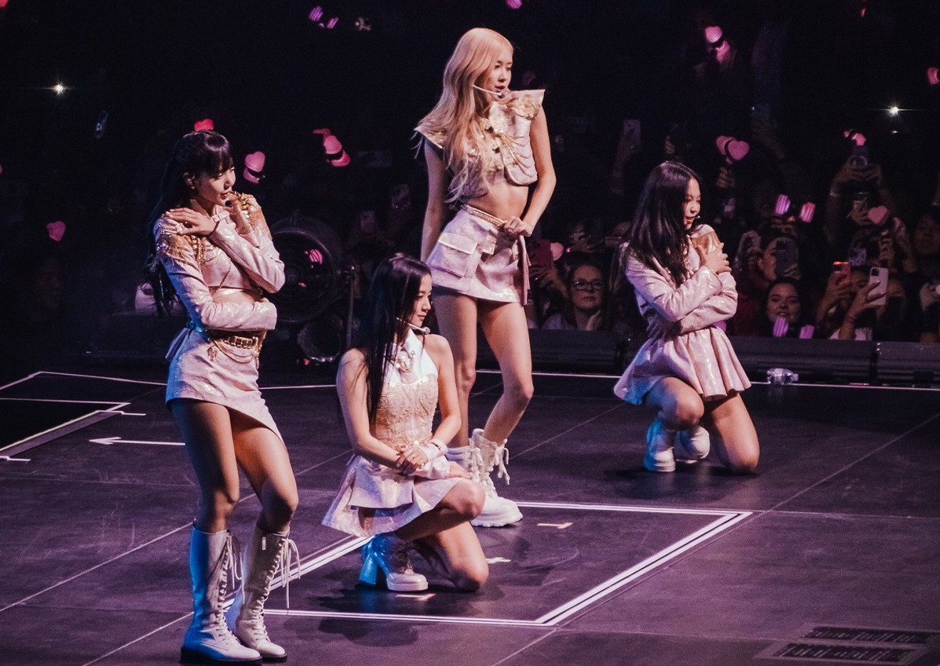 How to mix ballet core clothes like Jennie Blackpink on the world tour born pink