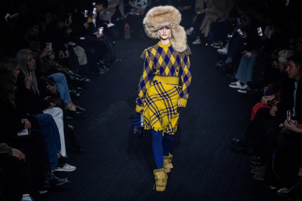 Burberry fall-winter 2023: britain at heart