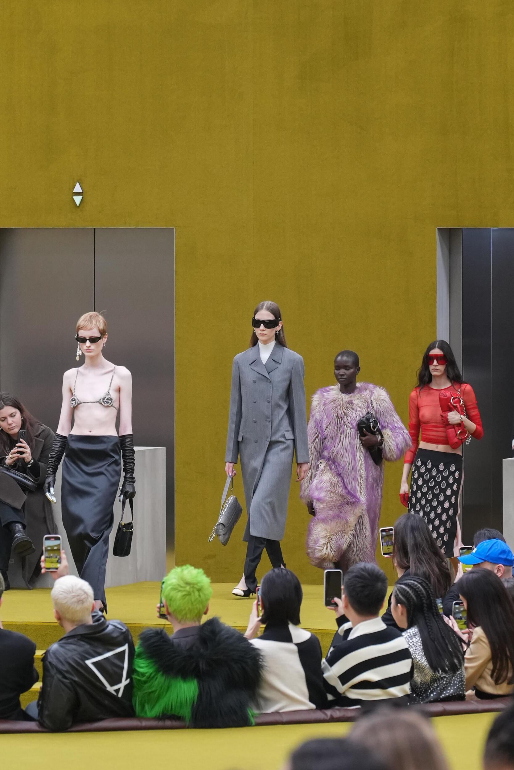 Gucci fall – winter 2023: an interesting conversation of the past and the future