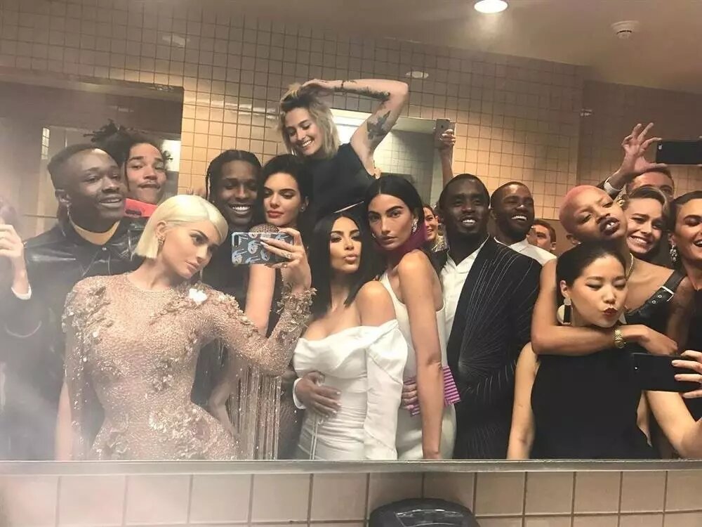 Behind the divine selfies inside the bathroom of the met gala fashion super party